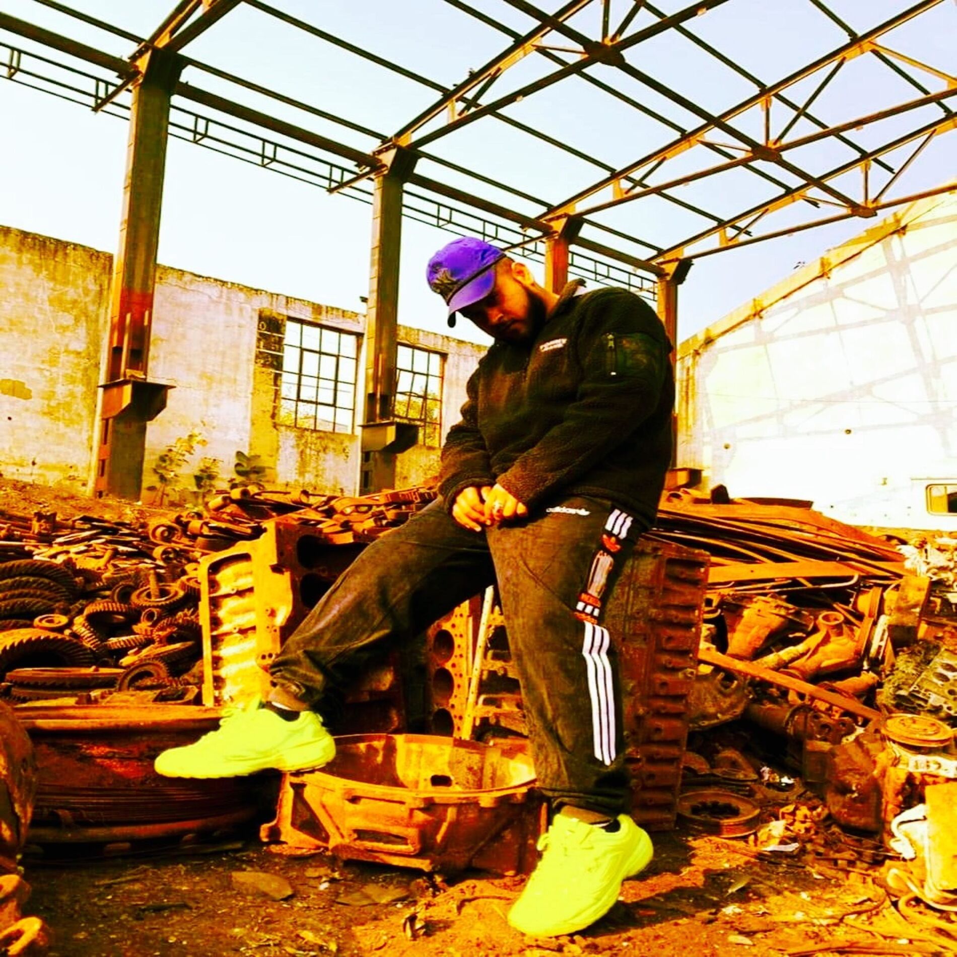 Album cover of GULLY (feat. AVI S)