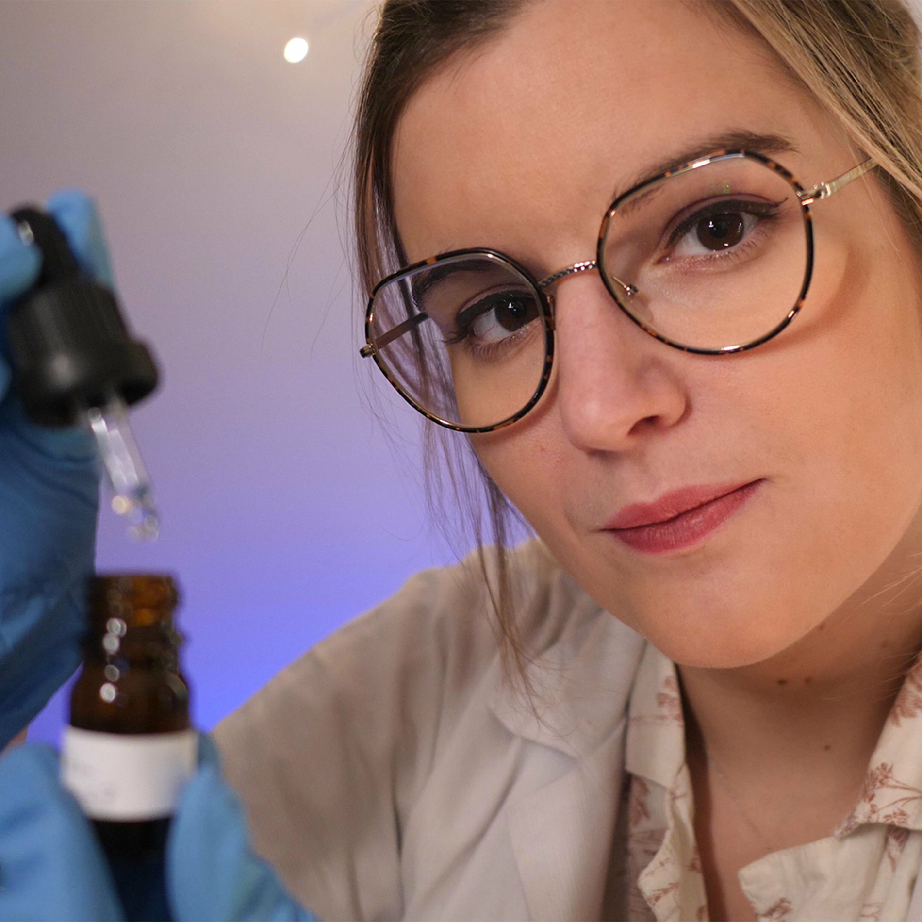 Album cover of LA DERMATO T'ANALYSE ET TE FAIT PASSER DES TESTS D'ALLERGIES