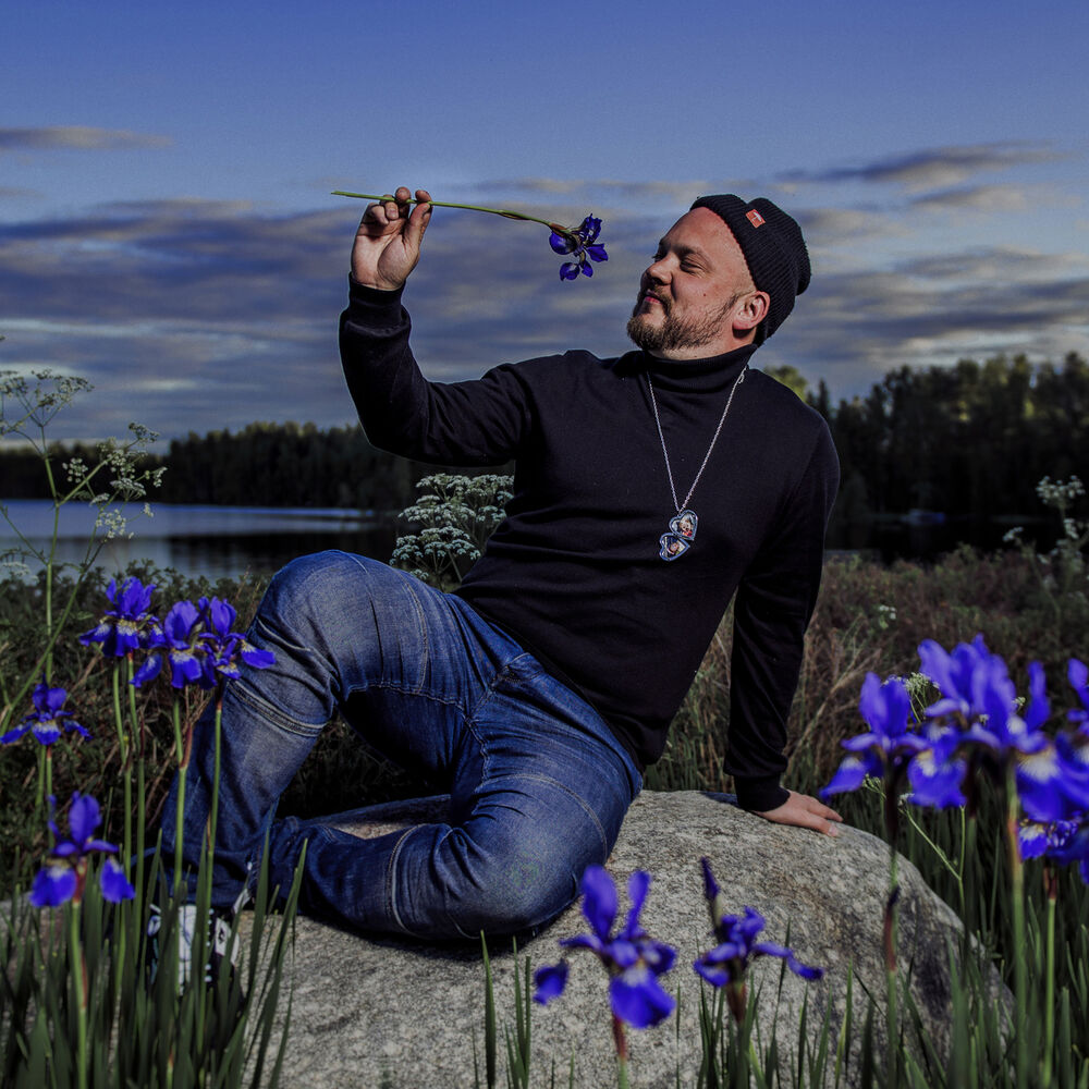 Picture of Mies & Tunteet (Vain Elämää Kausi 9)