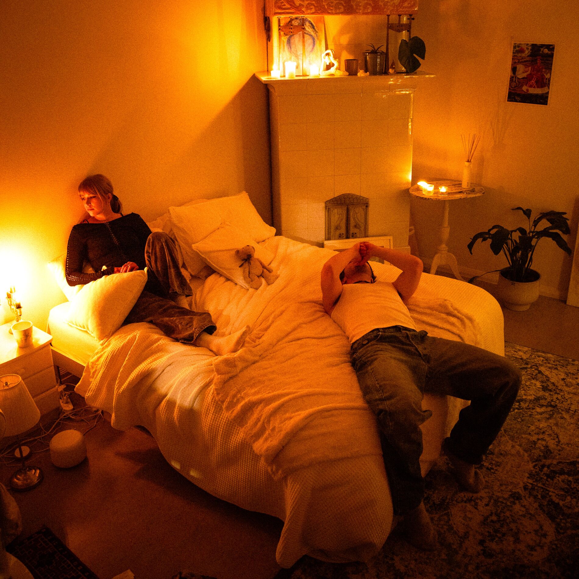 Album cover of Huone (feat. Ellis)