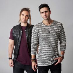 Cover of Dale Pa Bajo