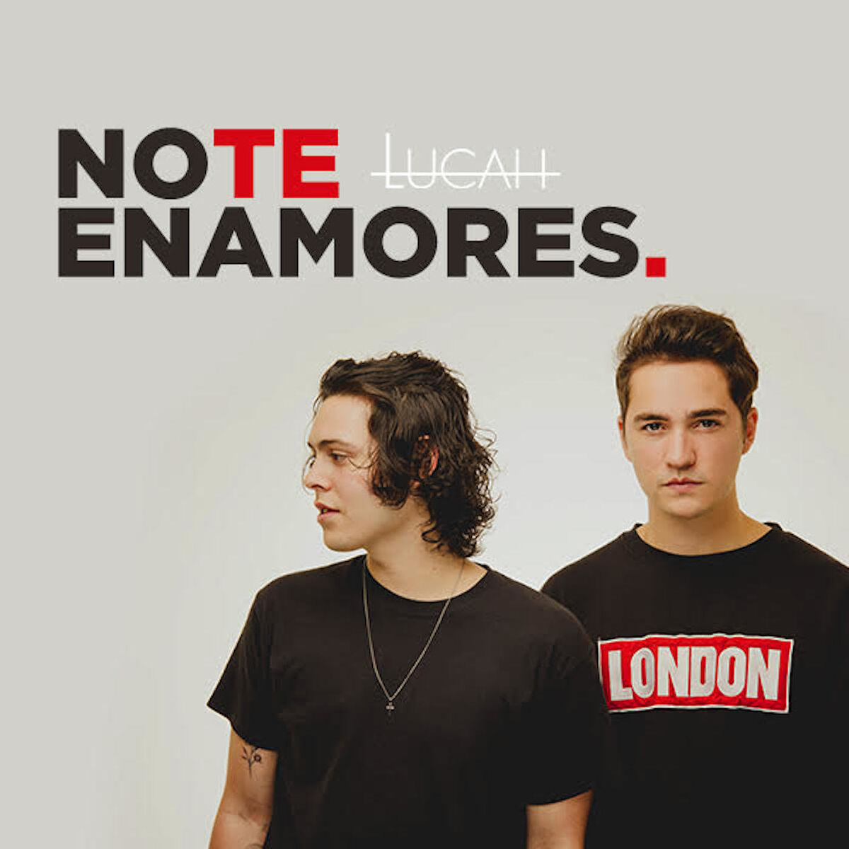 Album cover of No Te Enamores