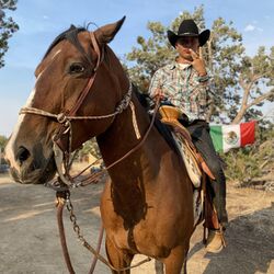 Cover of Esto Es Pa La Raza
