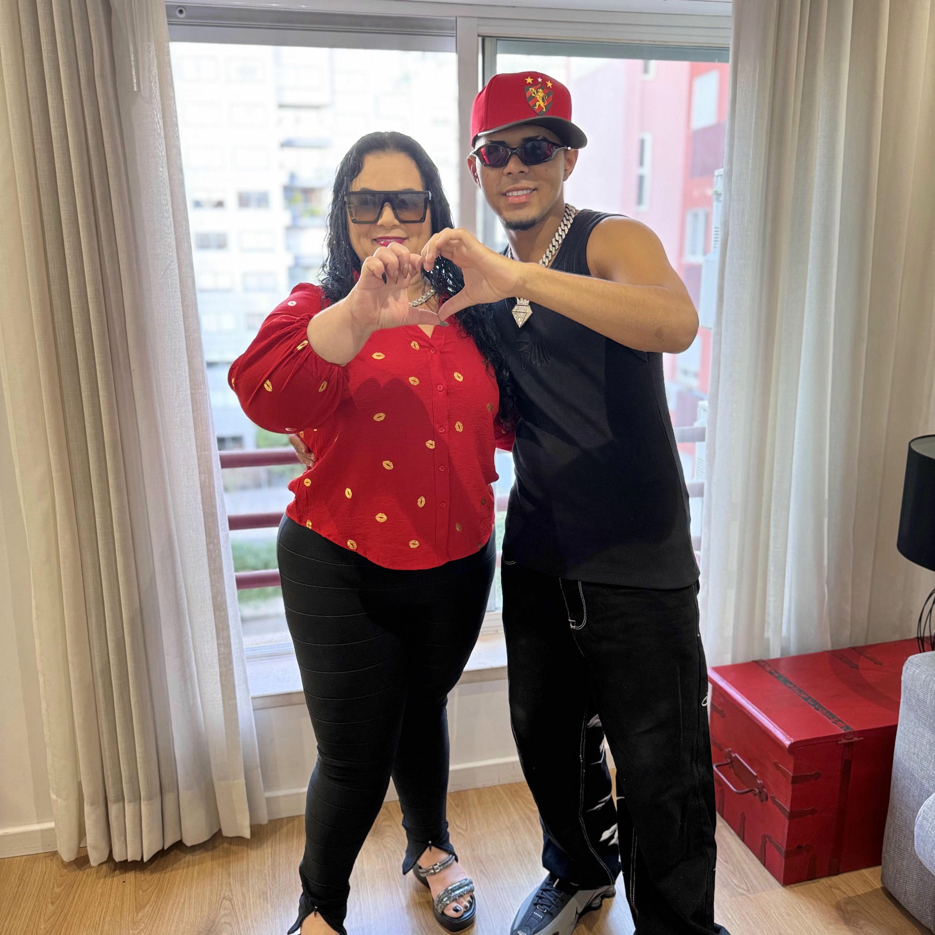 Album cover of MTG FAZ A POSIÇAO DO CANGURU , LEVANTA PERNINHA (feat. MC MÃE)