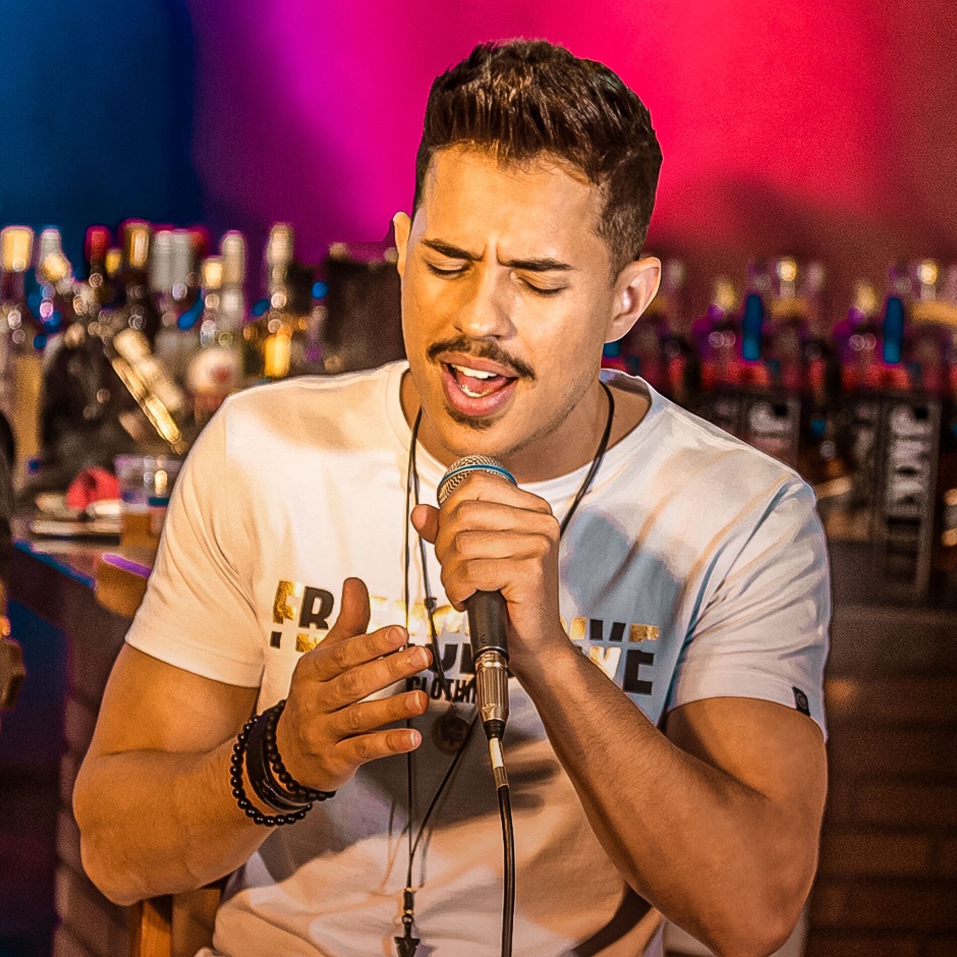 Album cover of Um Degrau na Escada / Tô por Aí (Ao Vivo)