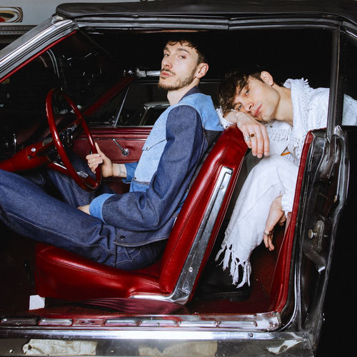 Descargar A Plane Away - Saults MP3