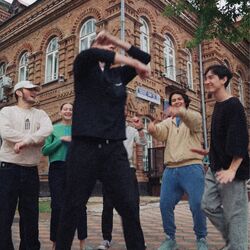 Cover of Двигаться