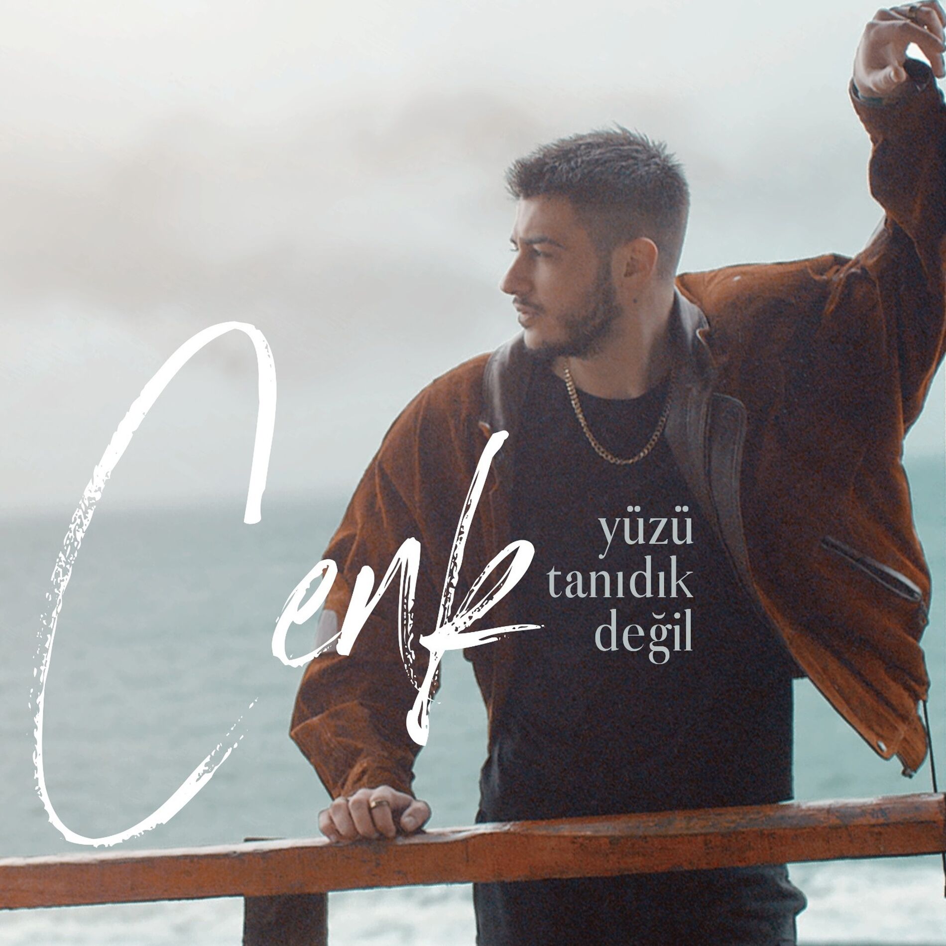 Album cover of Yüzü Tanıdık Değil