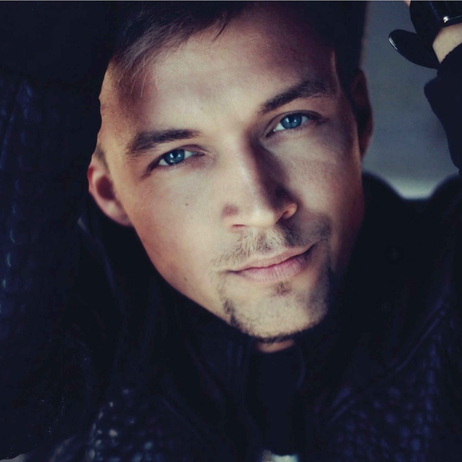 Album cover of Безумно можно быть первым