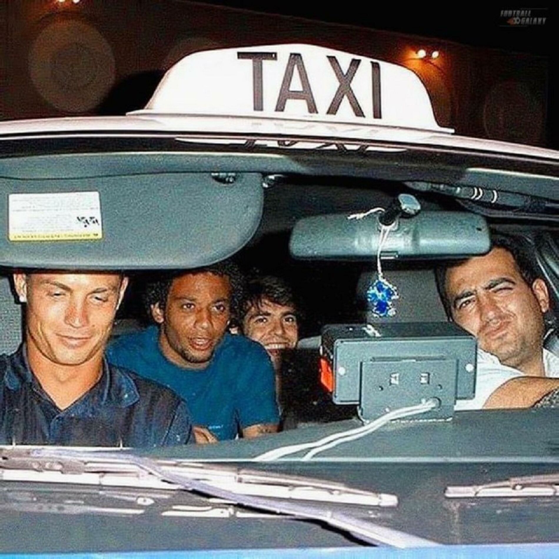 Album cover of EM BH NÃO TEM MAR X NÃO PODE SE APAIXONAR (feat. DJ BIEL DO ALTO, MC MENOR DO ESCADÃO & MC GUUH BHZ)