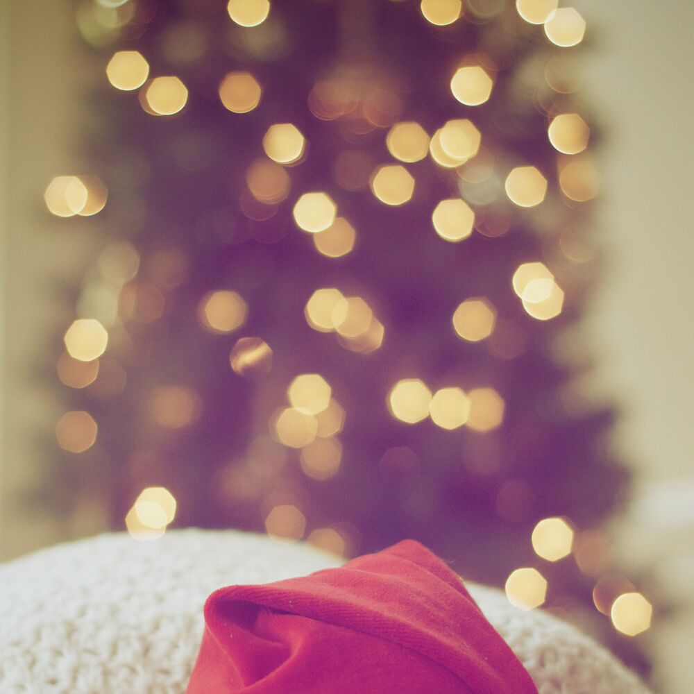 Picture of Kiss Under the Mistletoe: the 36 Best Christmas Songs of All Time
