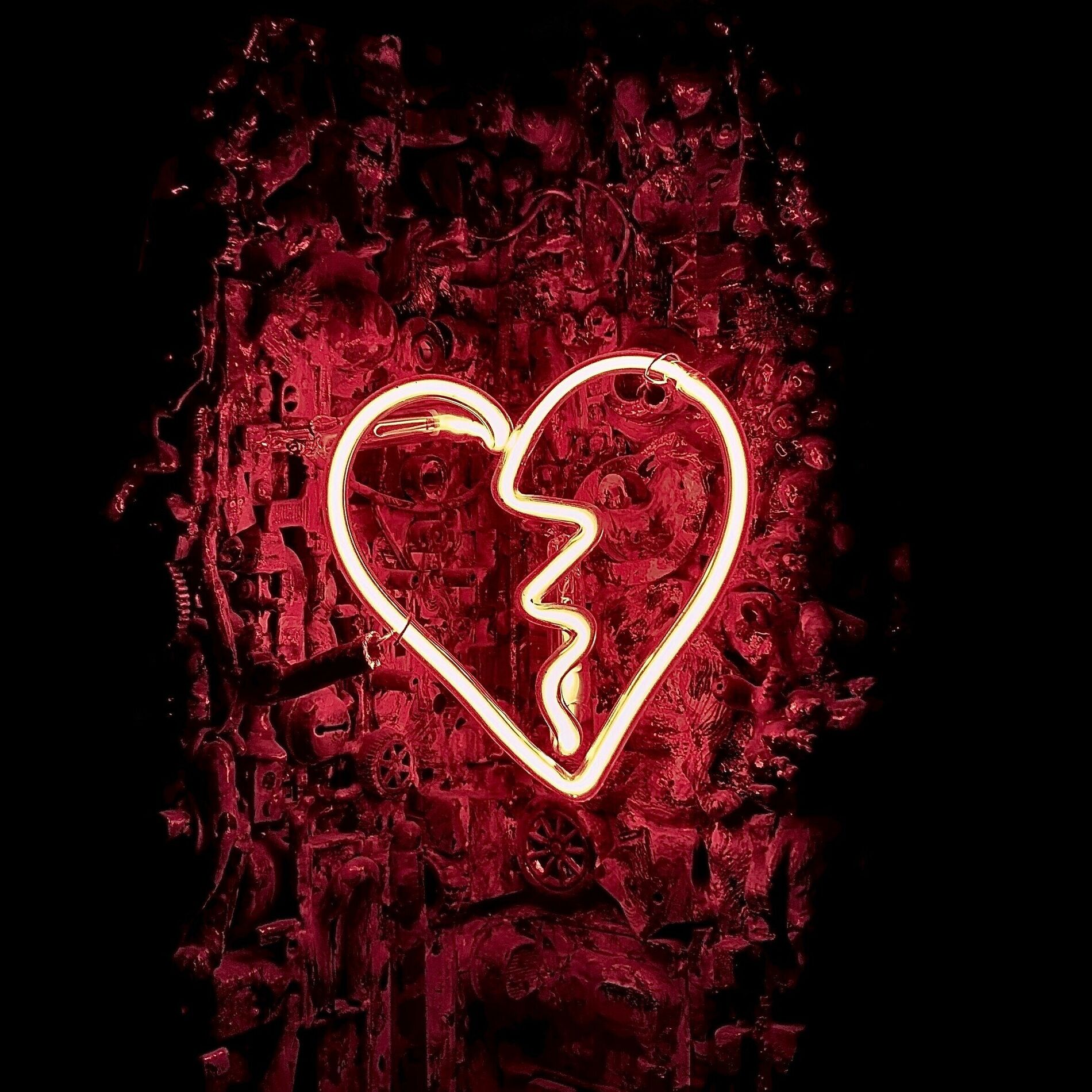 Album cover of Heartbreak Song