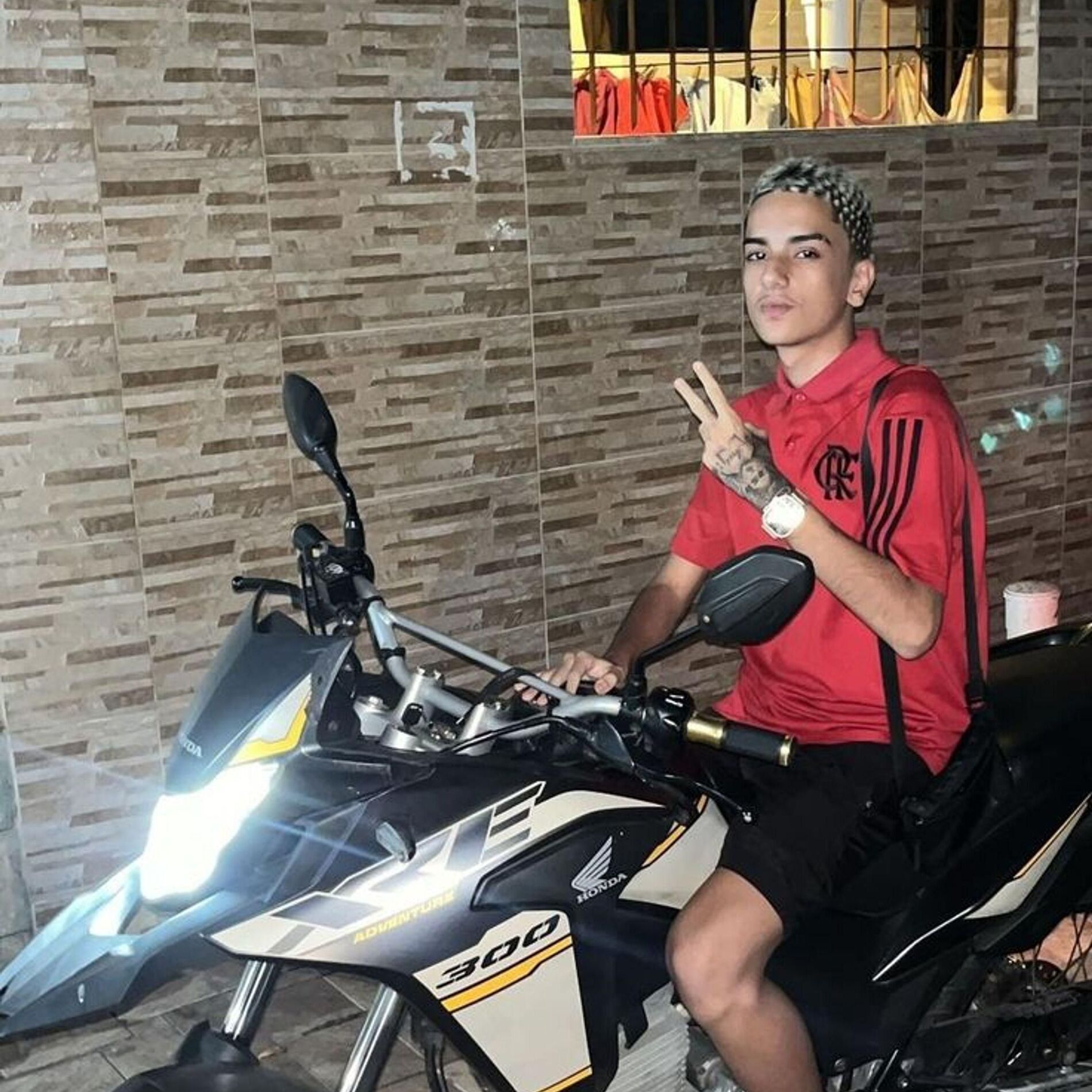 Album cover of JOGANDO A BUNDA PRO SEU MARIDO X CHRIS INCORPORADO (feat. TROPA DA 021 & RITMO CARIOCA)