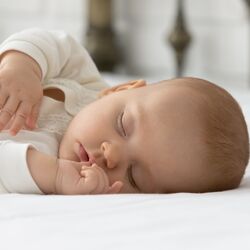 Cover of Nature's Baby Serenade: Chill Birds and Nature for Restful Naps