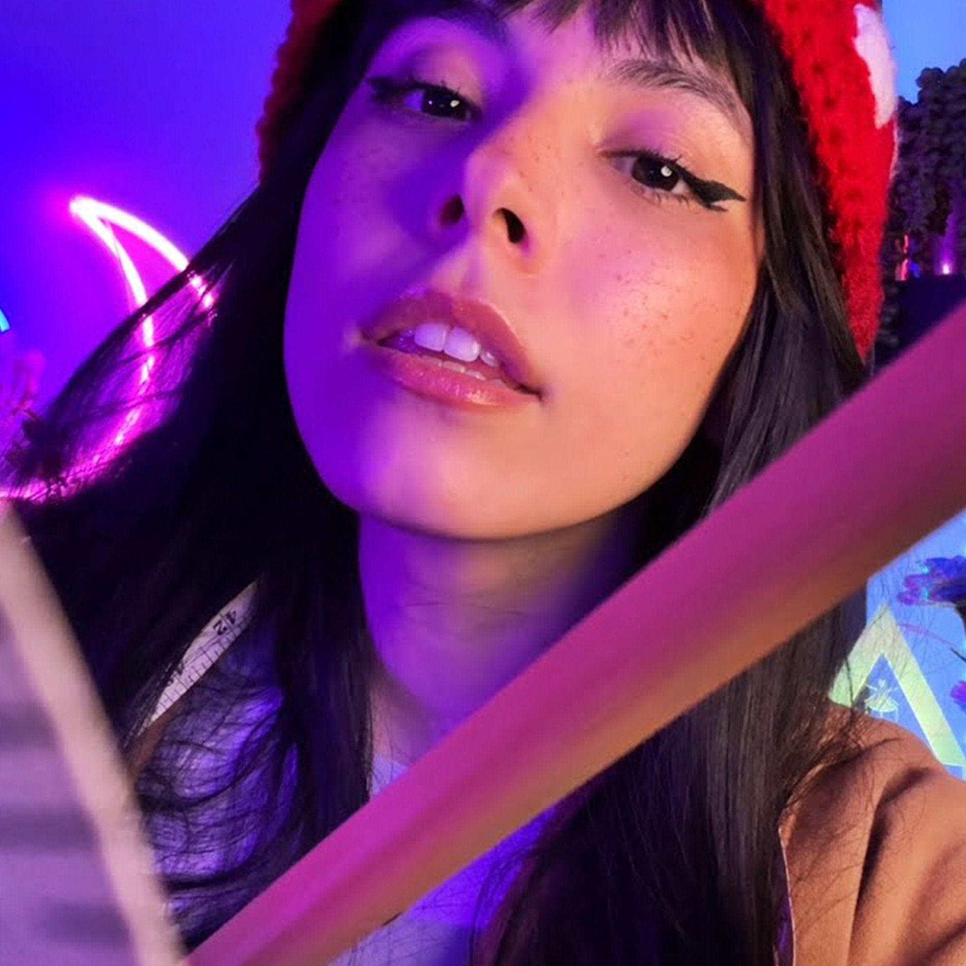 Luna Bloom ASMR: albums, songs, playlists | Deezer