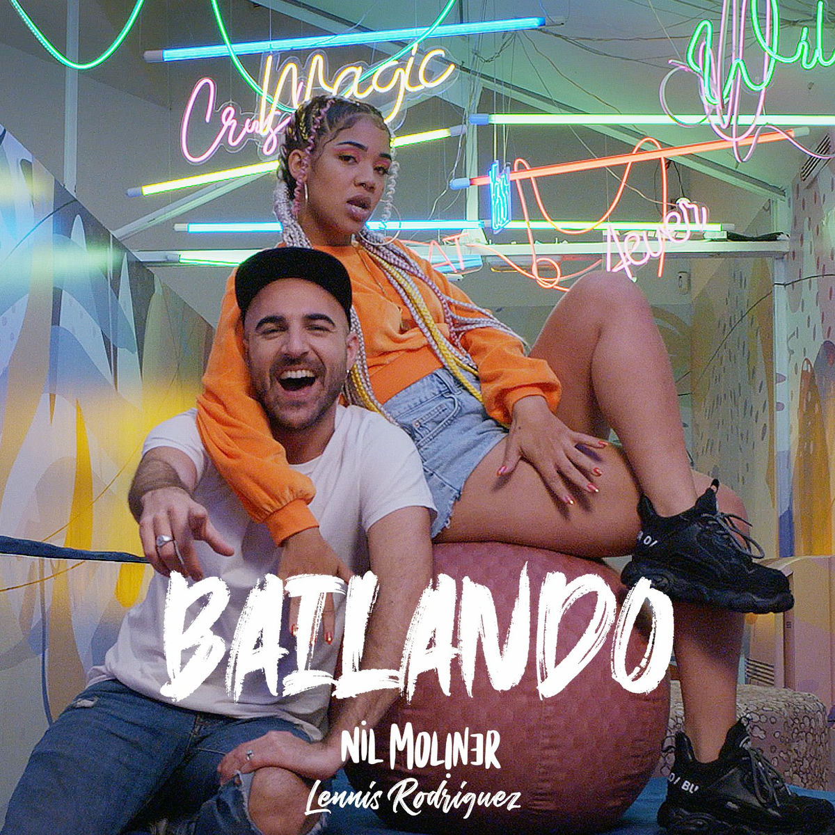 Album cover of Bailando (feat. Lennis Rodriguez)