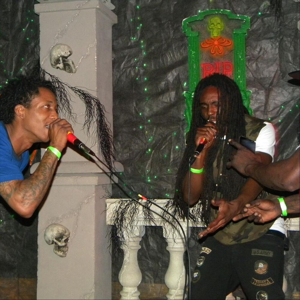 Picture of Hunid on Hunid (Live)