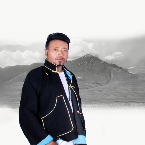 八月的故乡