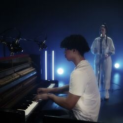 Golden Hour (feat. Piano Billie)