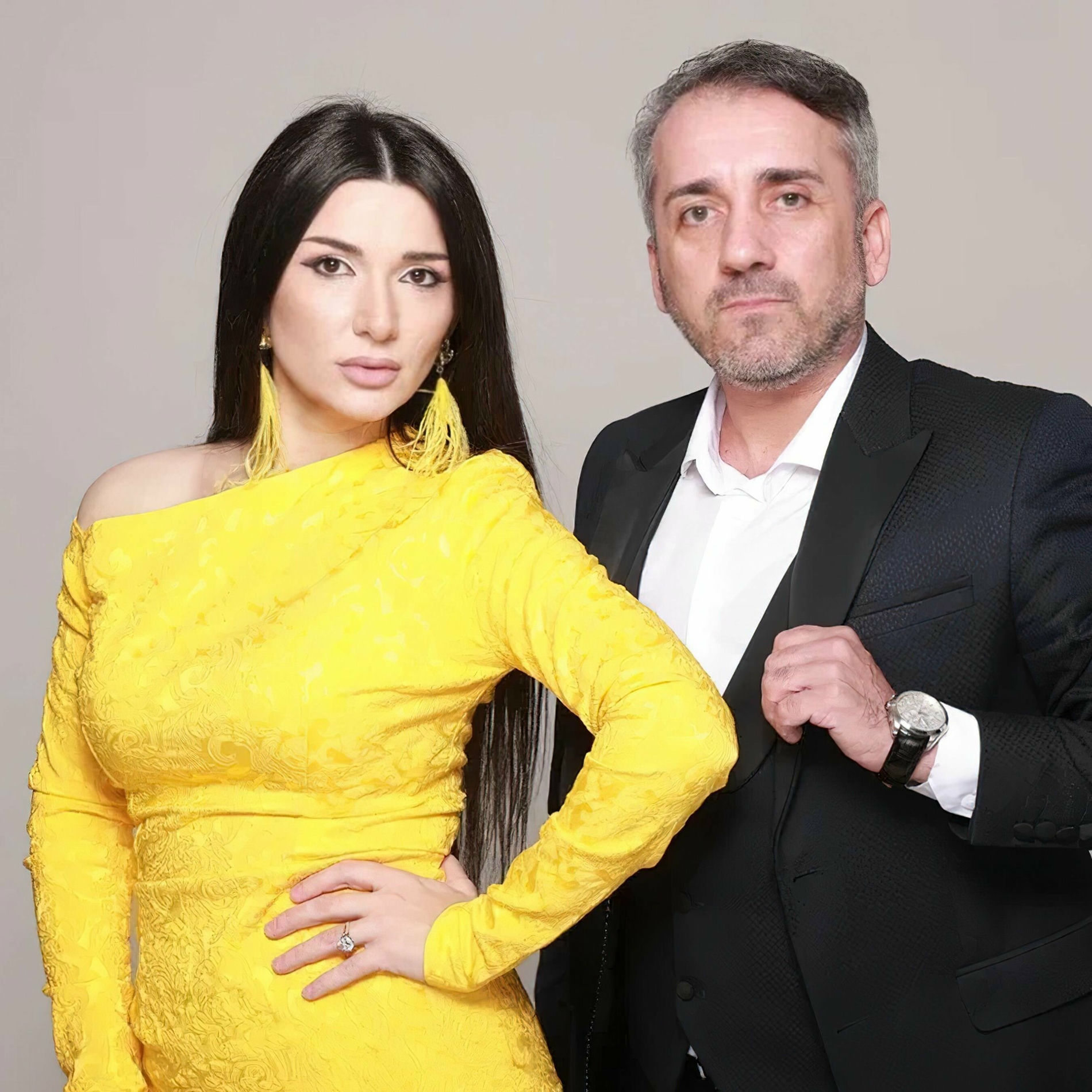 Вибратор секс видеосы бар орындыққа байланған Порнографиялық элементтері бар эротикалық фильмді онлайн көріңіз