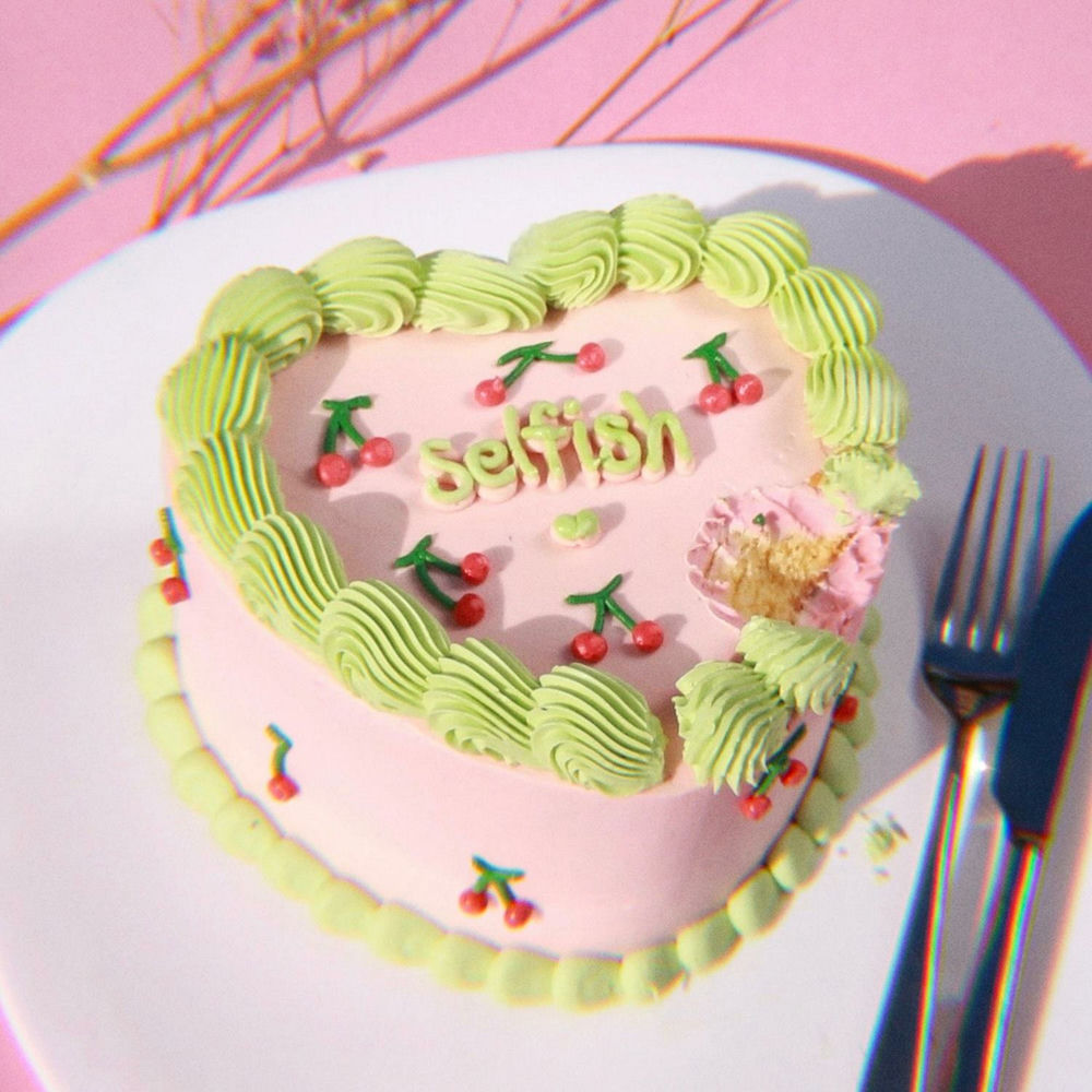 Album artwork for selfish by Déjà Miru