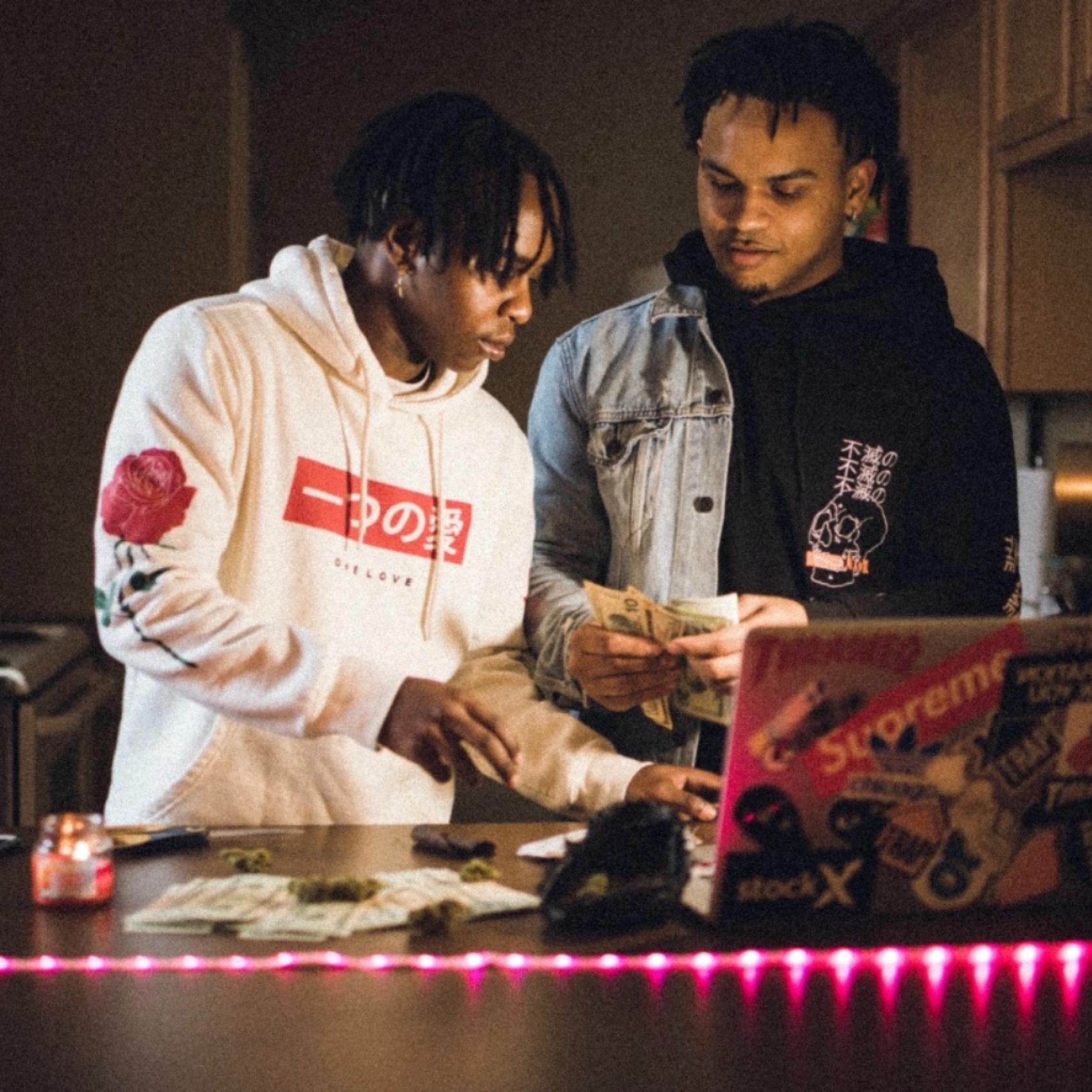 Album cover of One Hundred (feat. Fella)