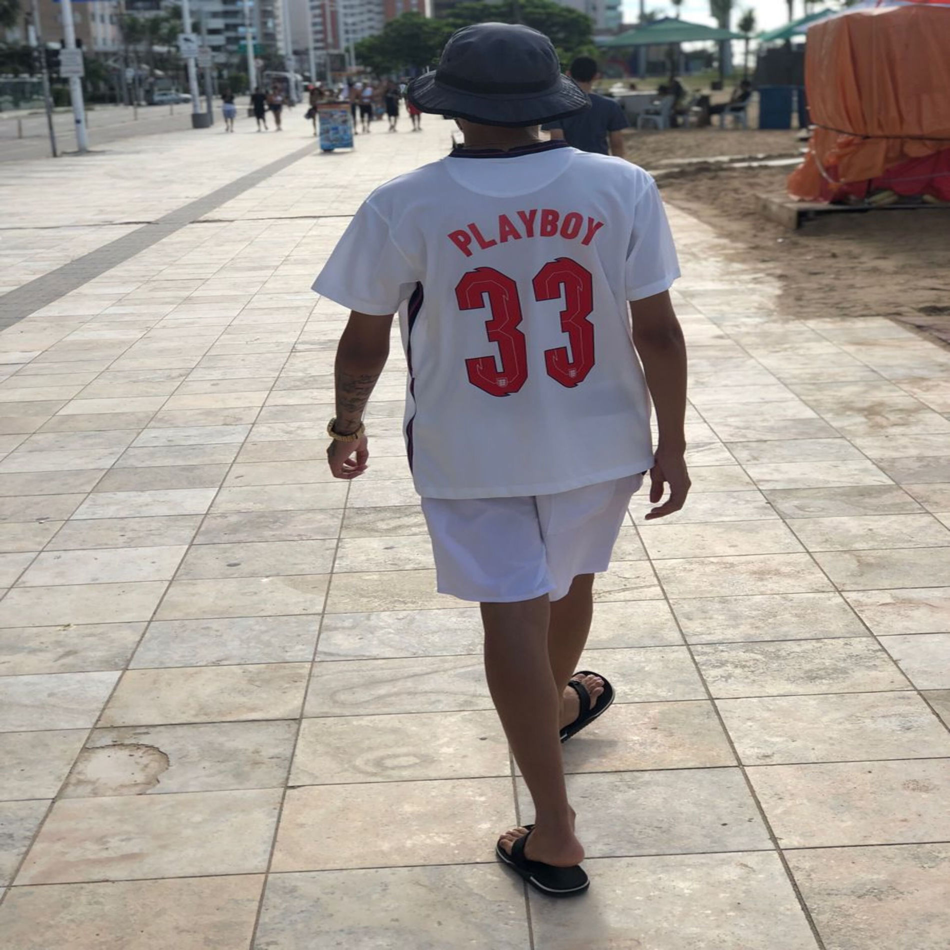 Album cover of É PIRU NAS MENINA