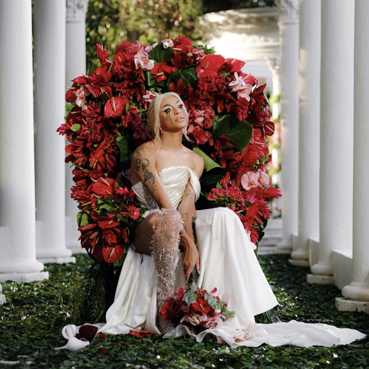 Album cover of Ama Sofre Chora