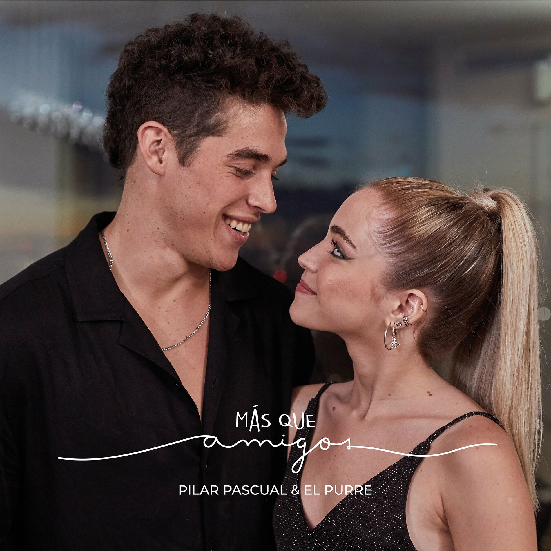 Album cover of Más Que Amigos