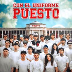 CON EL UNIFORME PUESTO