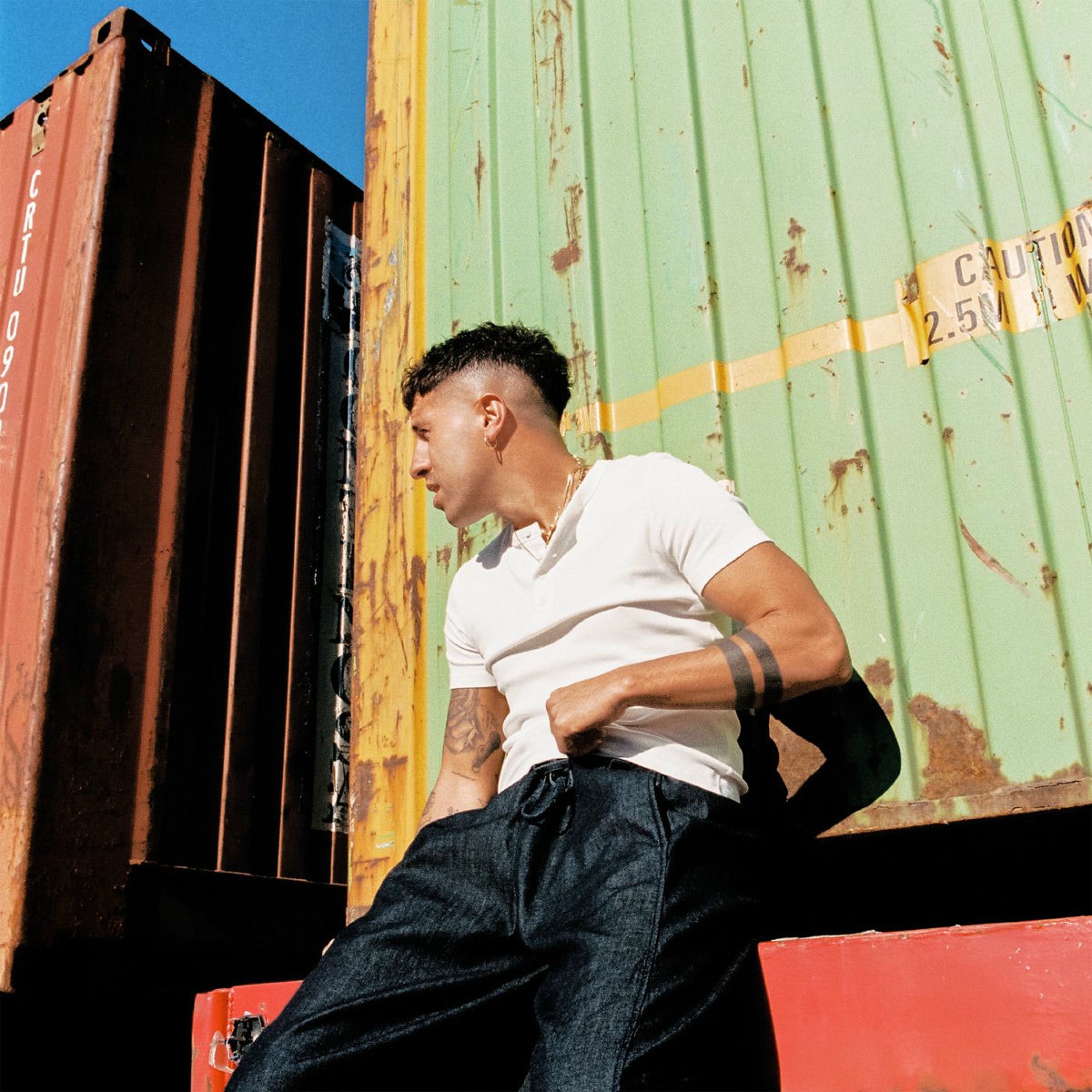 Album cover of UN BESO A LA MITAD