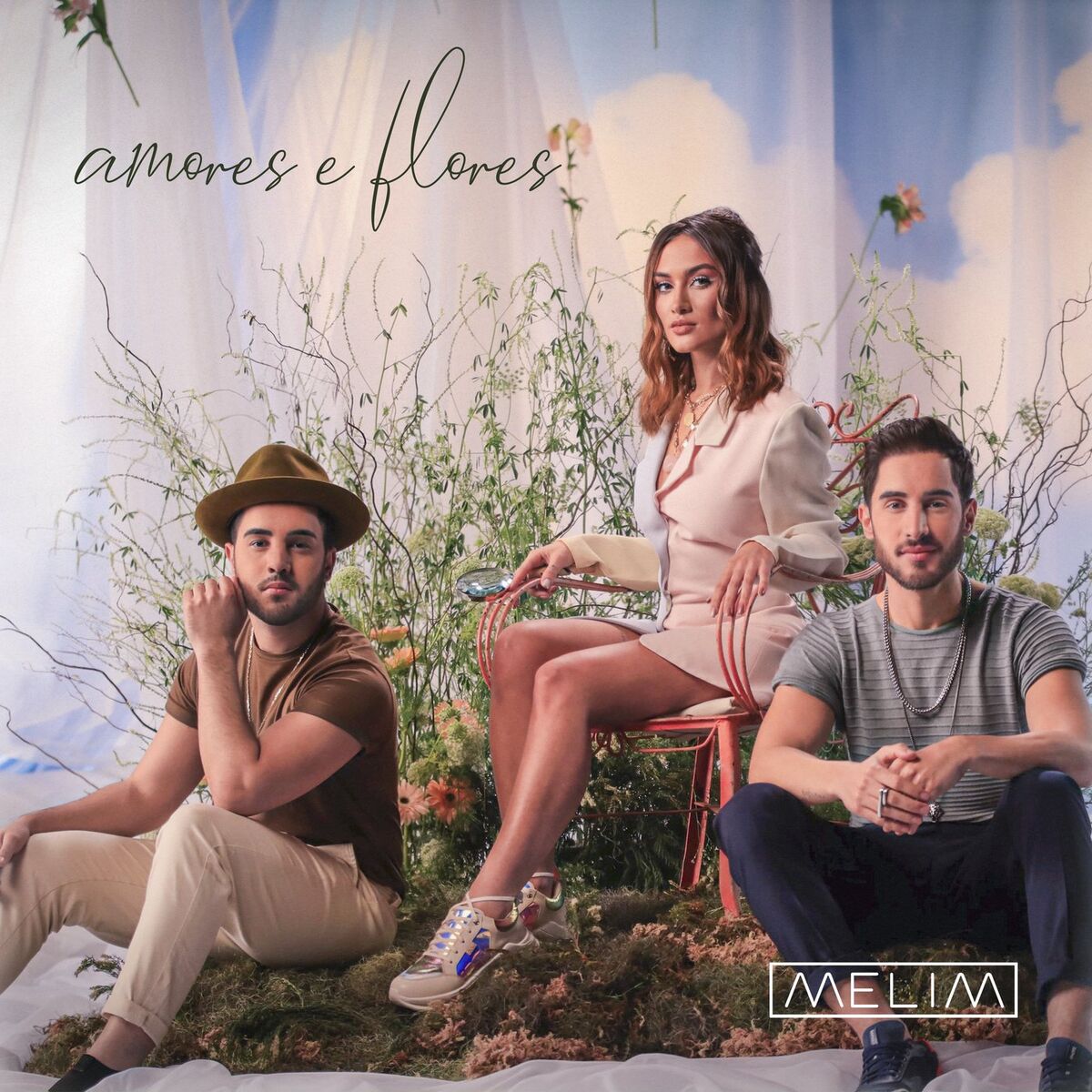 Album cover of Amores E Flores