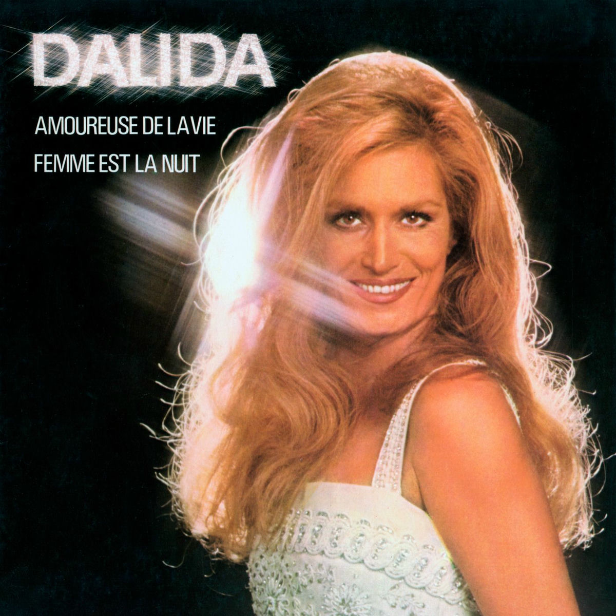 Album cover of Amoureuse de la vie - Femme est la nuit