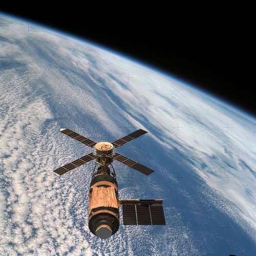 Skylab sleeve
