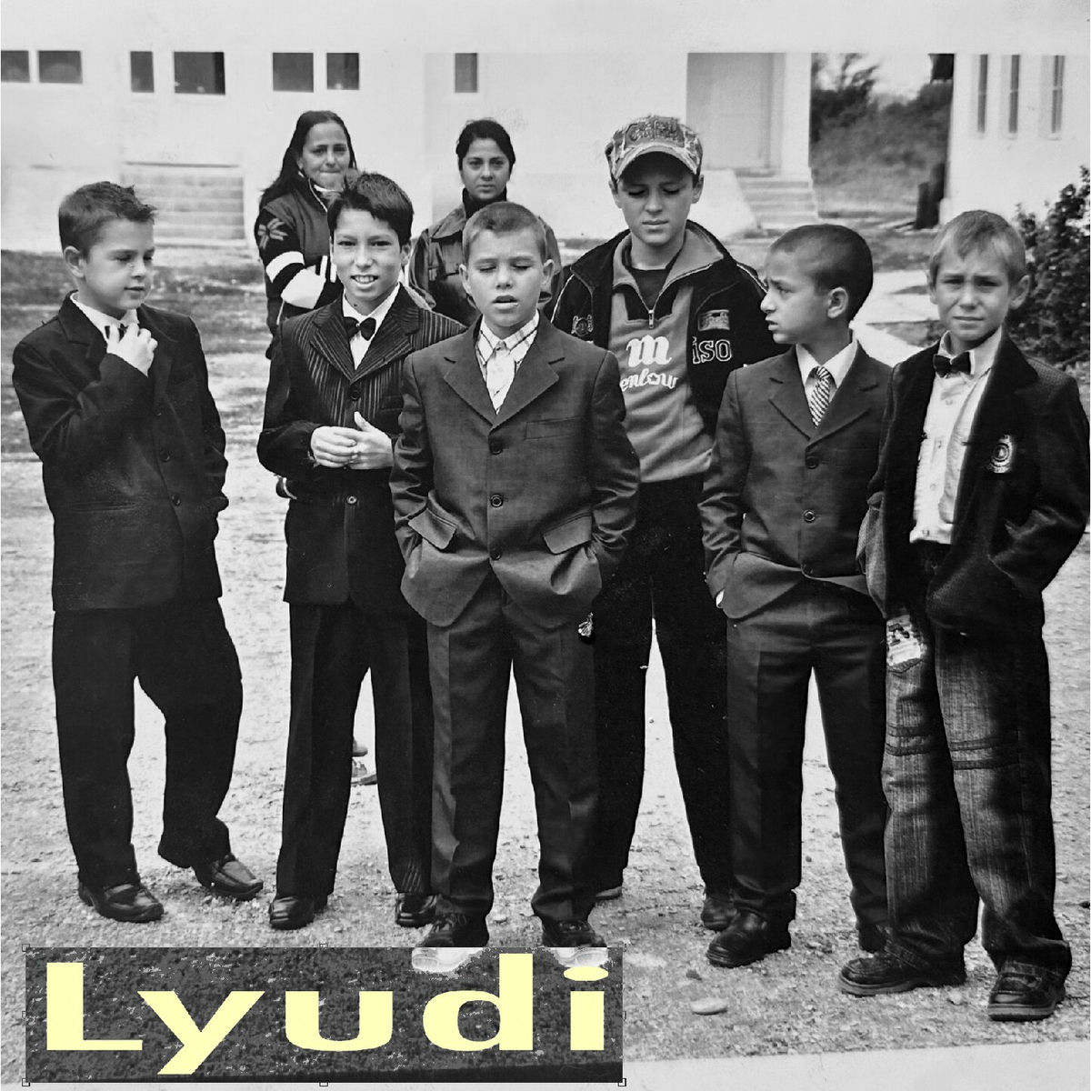 Album cover of l y u d i