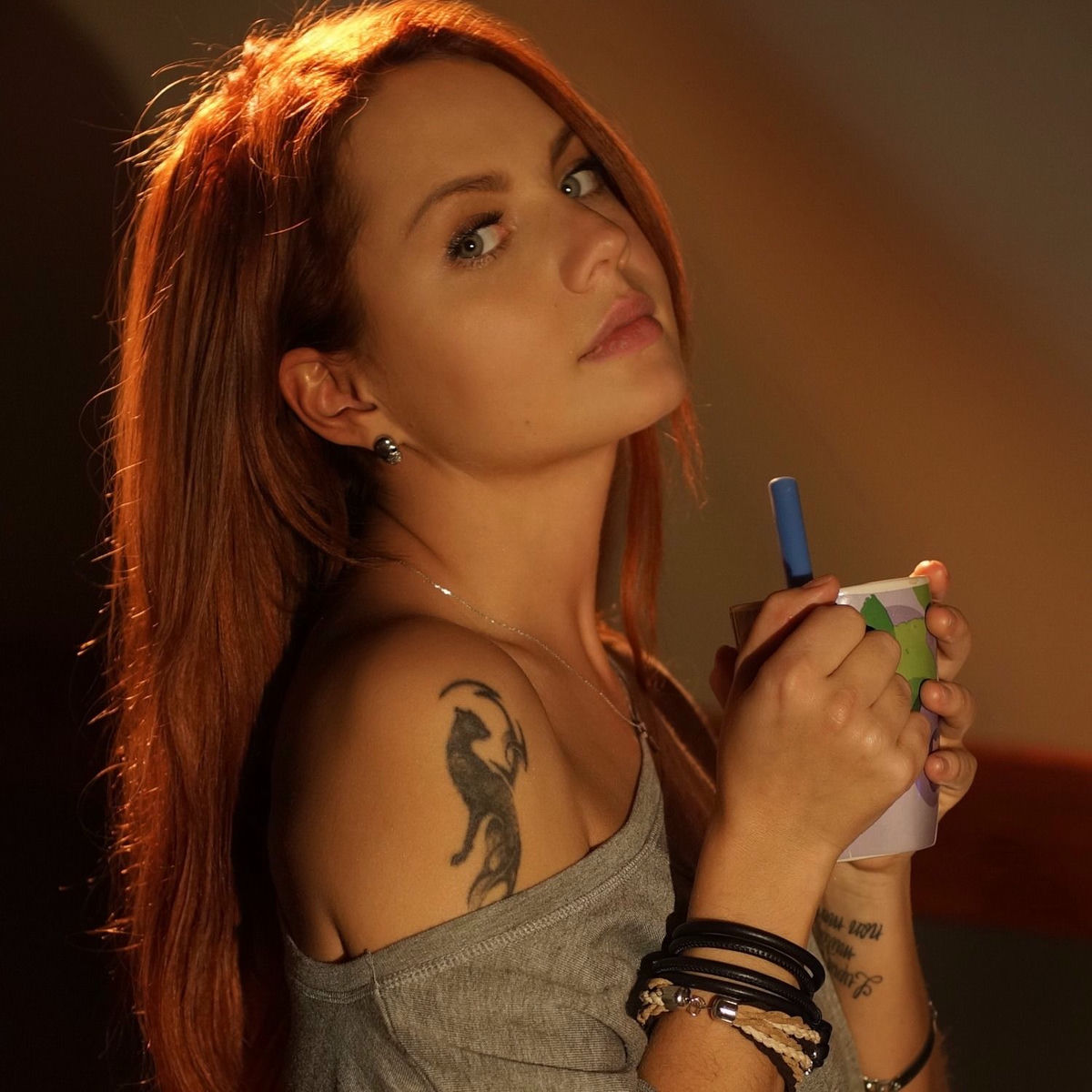 Цветаеваның минеттері өтіп жатыр.