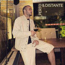 Cover of Perto e Distante
