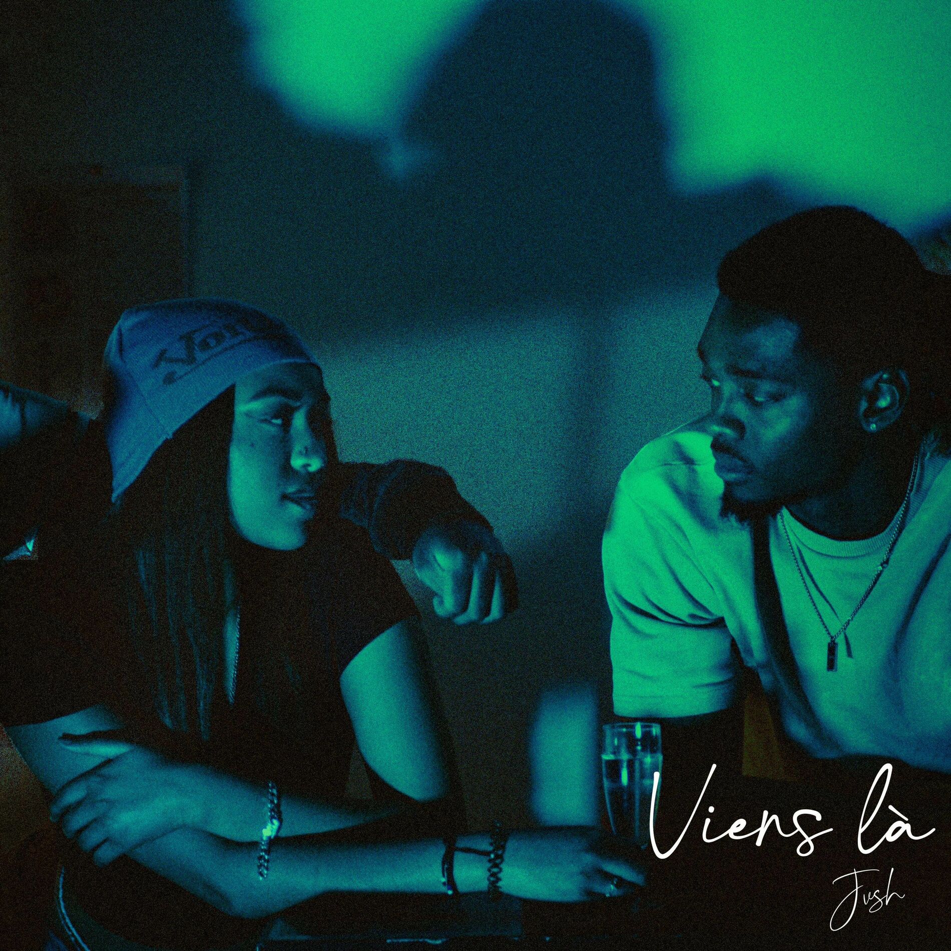 Album cover of Viens là