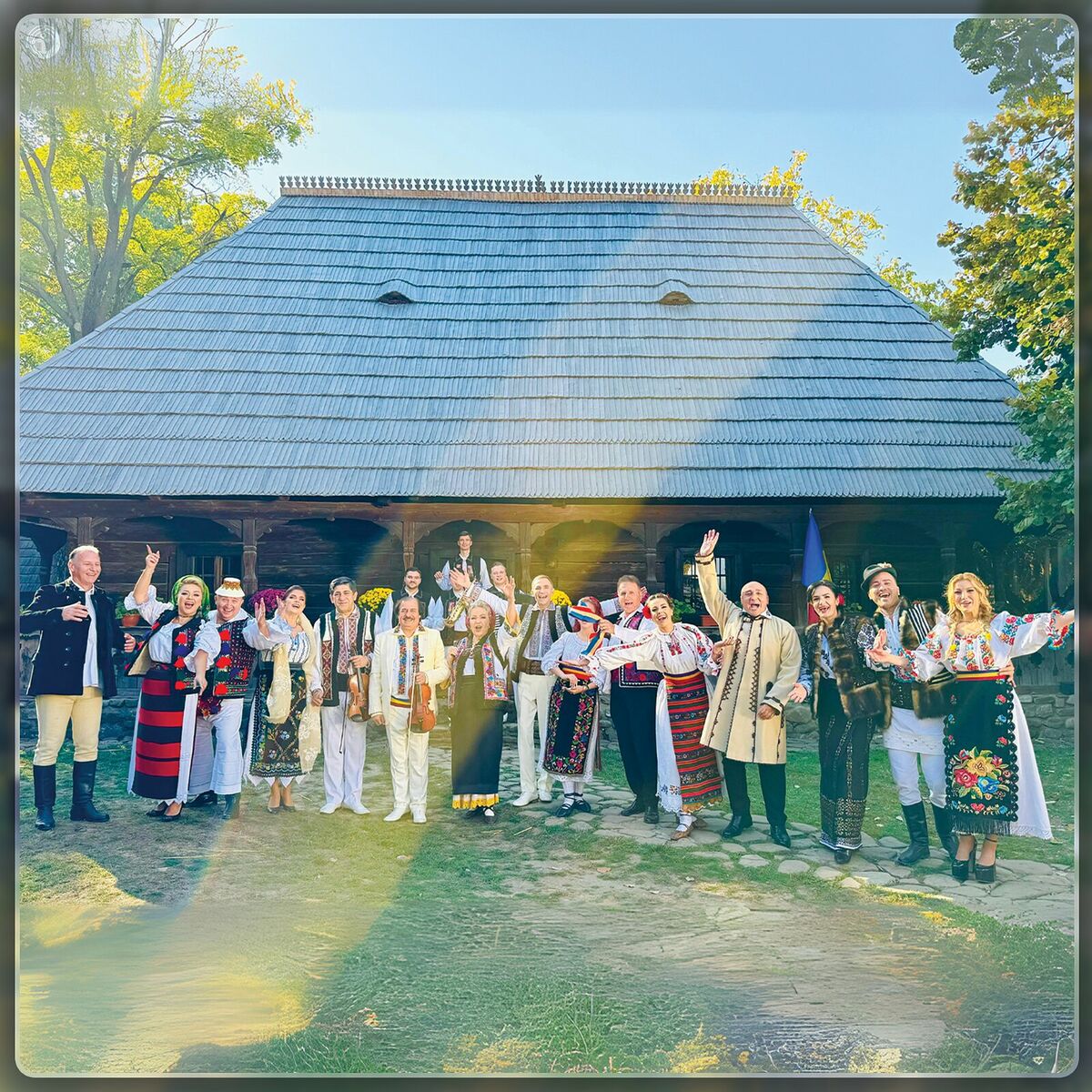 Album cover of Mă Mândresc Că Sunt Român