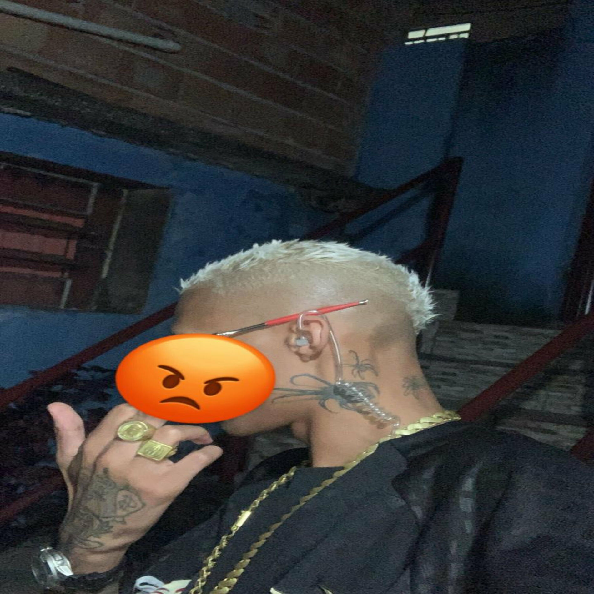 Album cover of Vai cá xoxota no revólver