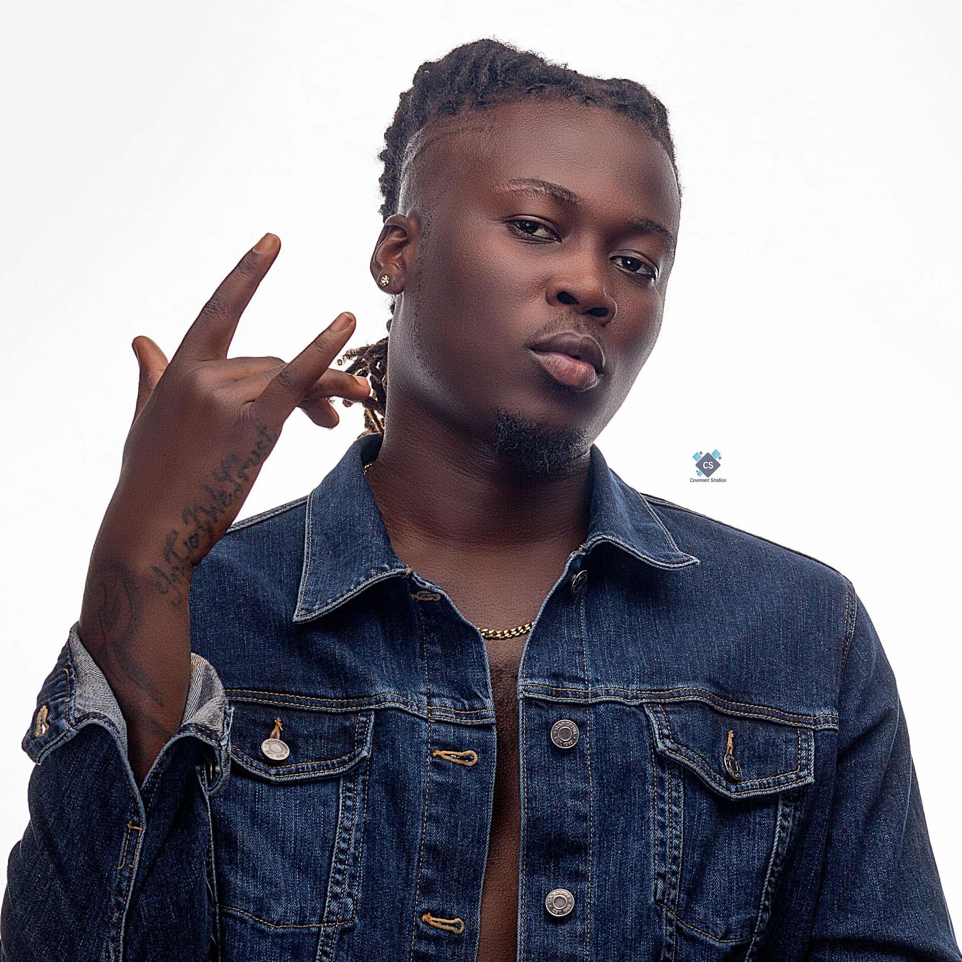 Album cover of Ekiiki mi (feat. Sarkodie) [Remix]