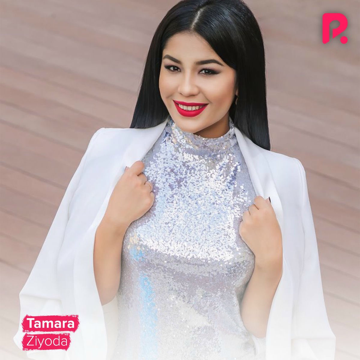 Mobil telefonda yalangoch ayollar fotosuratlari