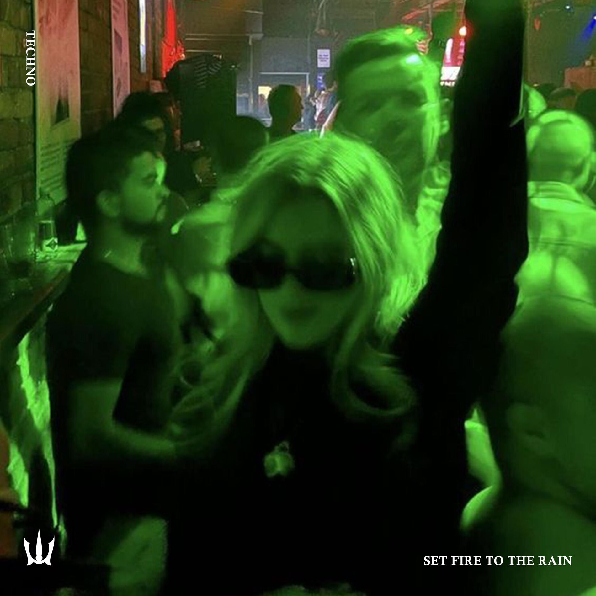 Album cover of SET FIRE TO THE RAIN (TECHNO)