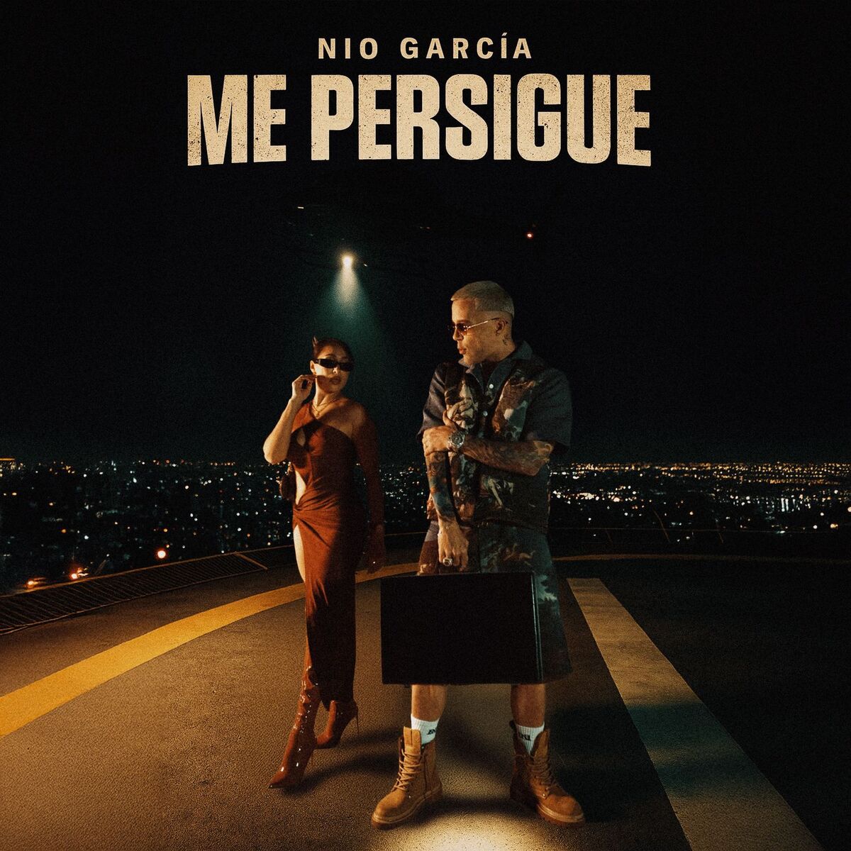 Album cover of Me Persigue