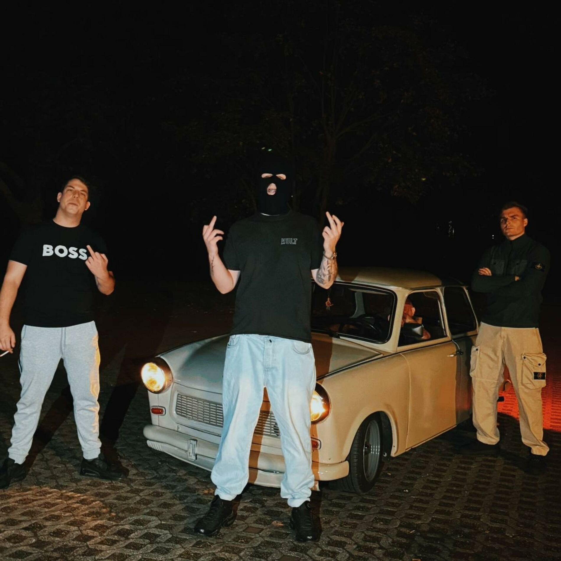 Album cover of WIR GEBEN NICHT NACH (feat. ADLERSSON)