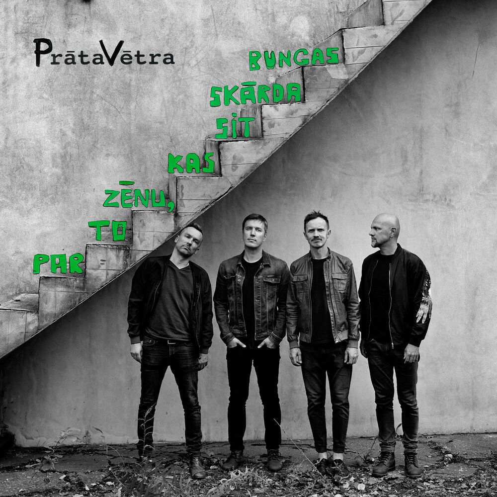 Picture of Par to zēnu, kas sit skārda bungas