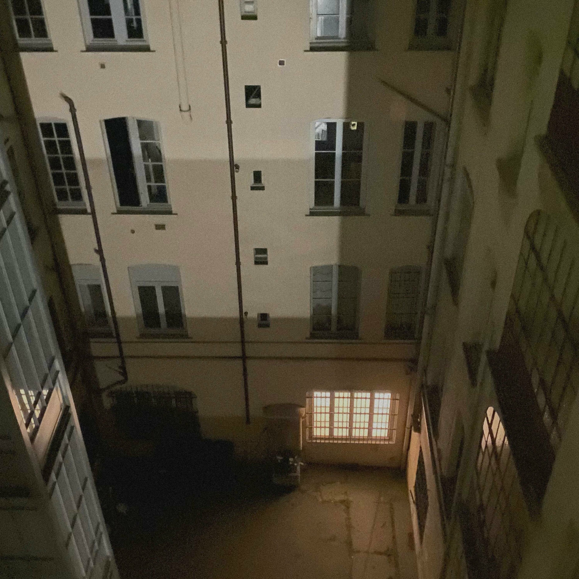 Album cover of dans ses yeux