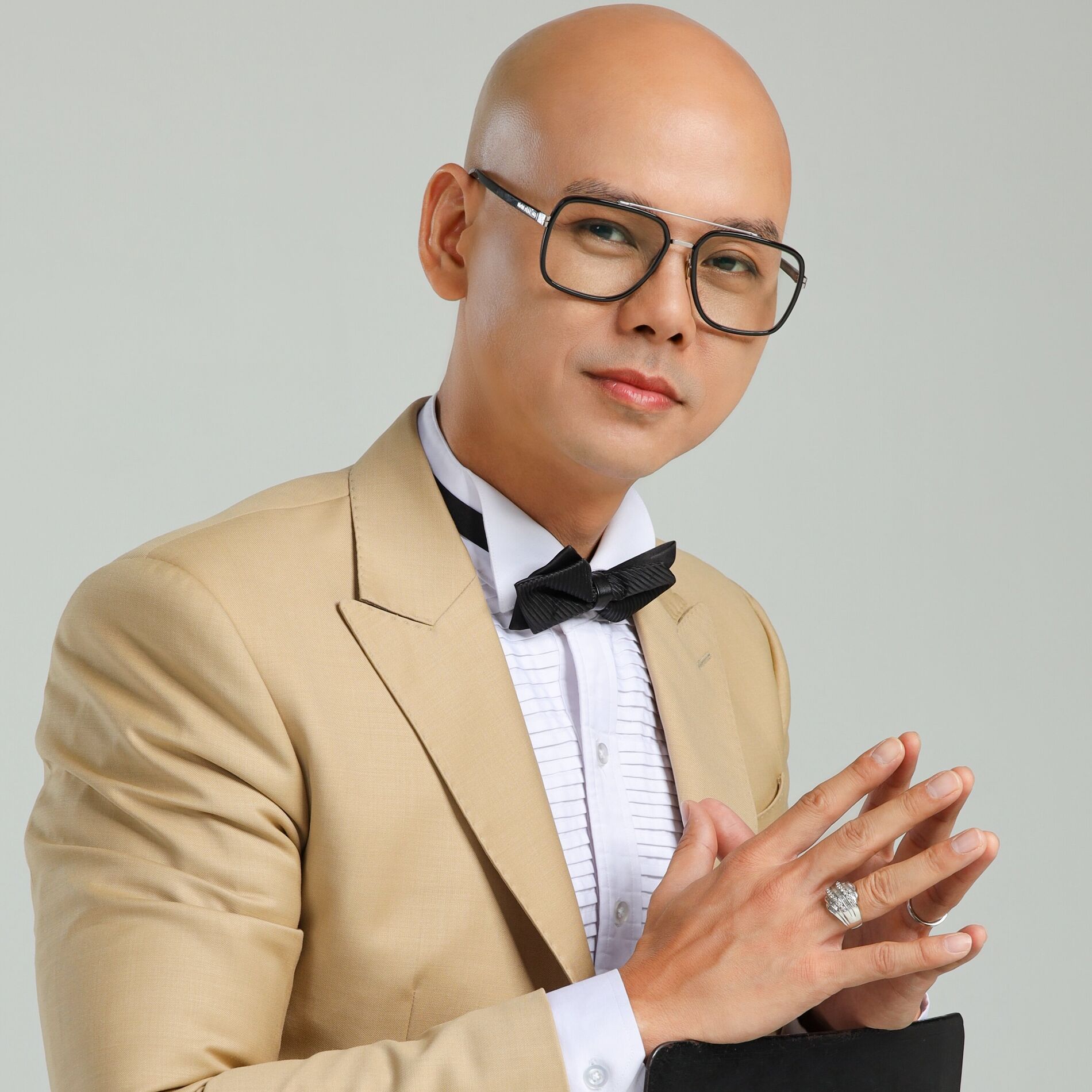 Phan Đình Tùng: albums, songs, concerts | Deezer