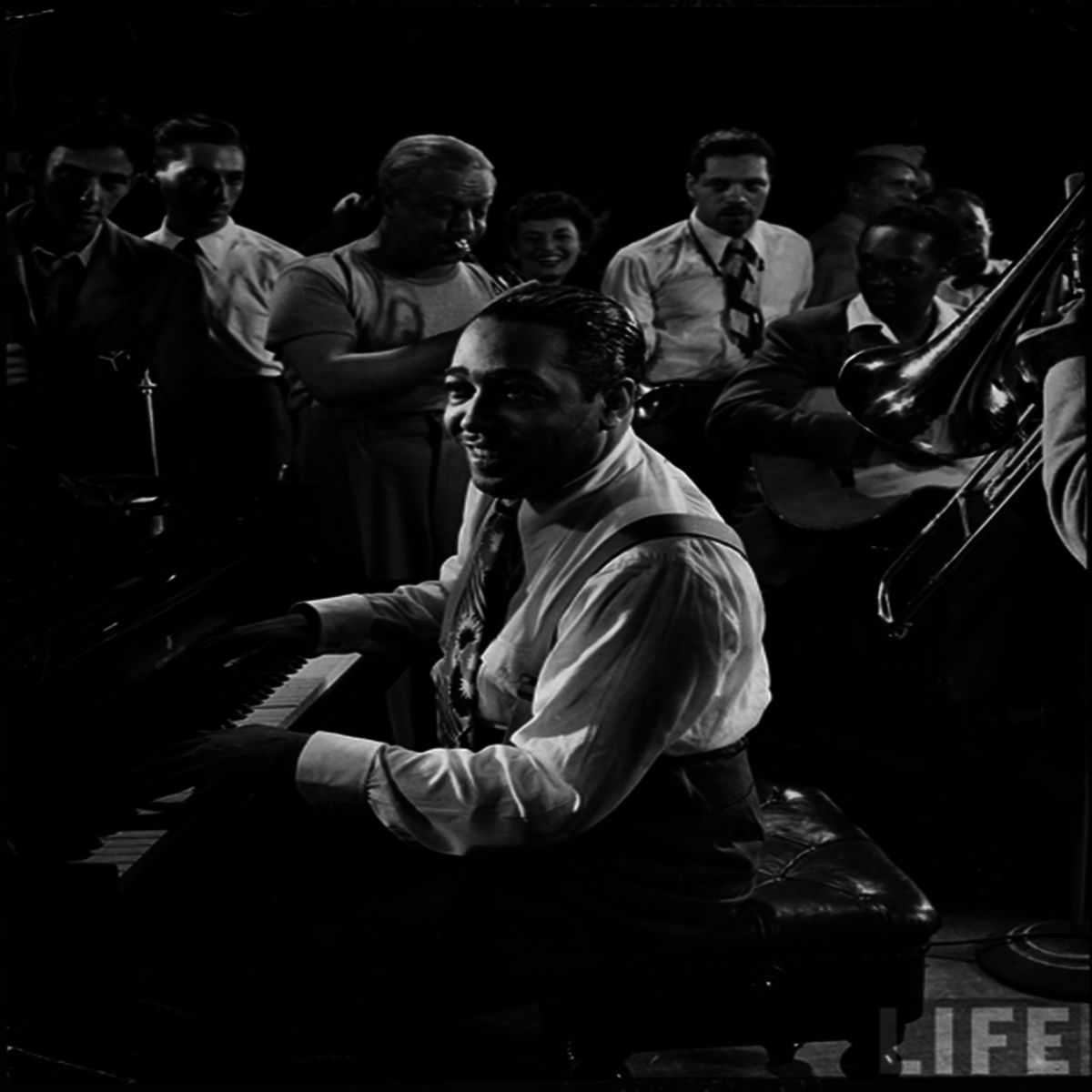 Album cover of Duke Ellington Orchestra Live