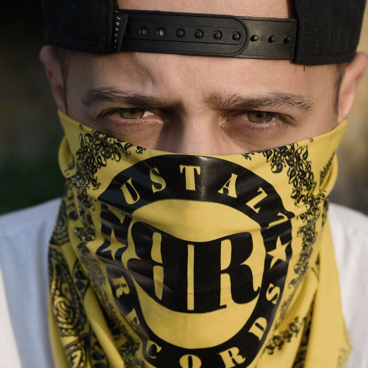 Album cover of Задевая пальцами небеса